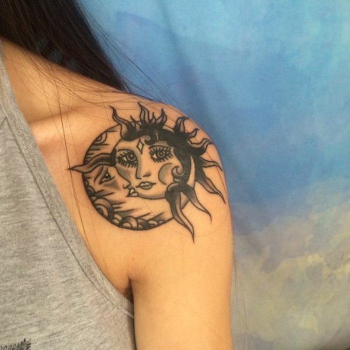 Le Tatouage Lune Et Soleil Et La Danse éternelle Des