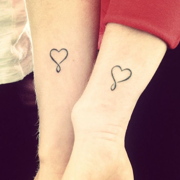 tatouage coeur infini pour couple ou tattoo amour en commun discret