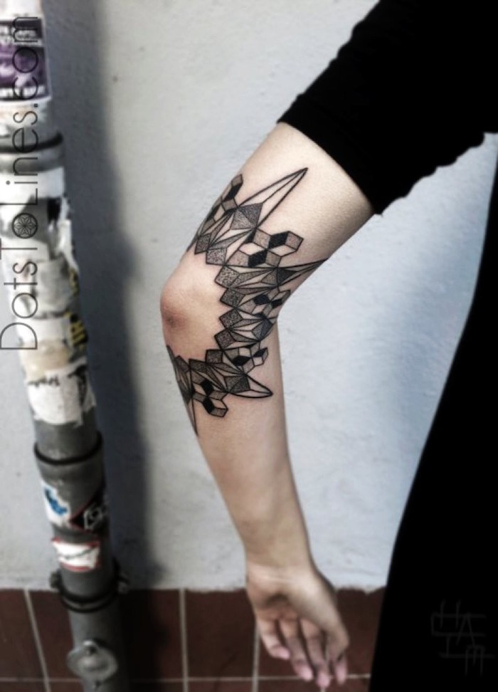 tattoo coude géometrique 3d bras femme homme