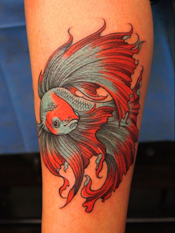 tattoo carpe poisson japonais tatouage koi mollet rouge