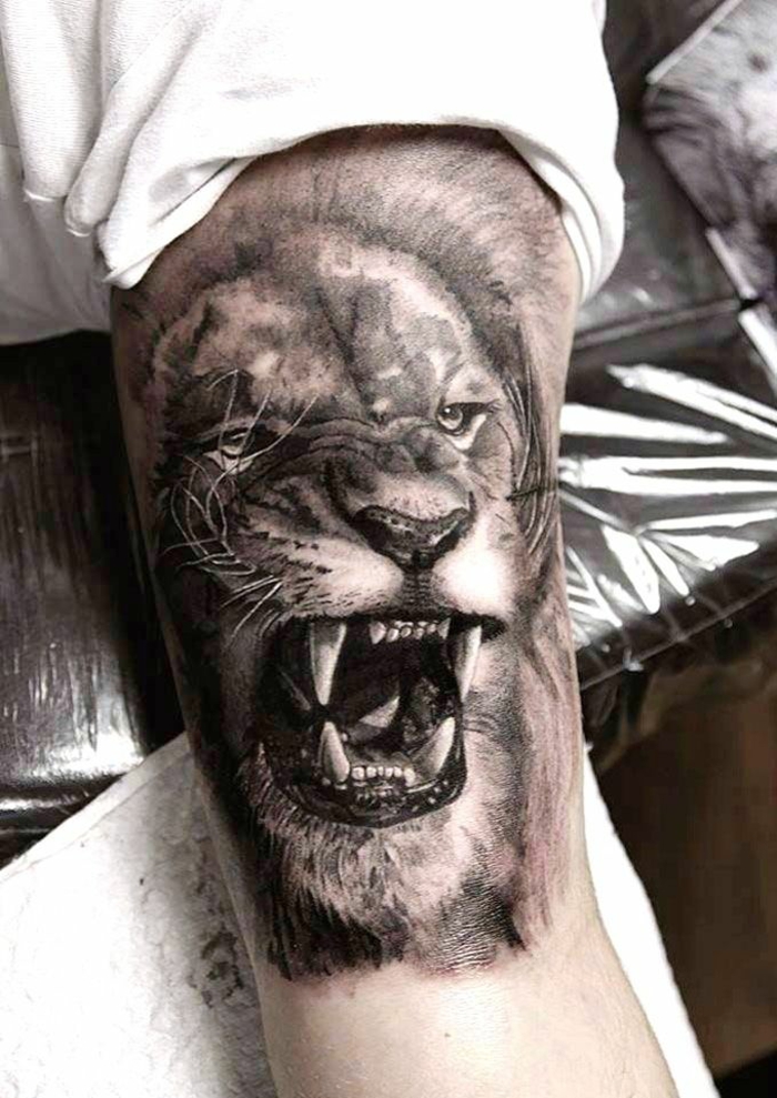 Graphique tatouage signe astrologique lion géométrique tatouage avant bras