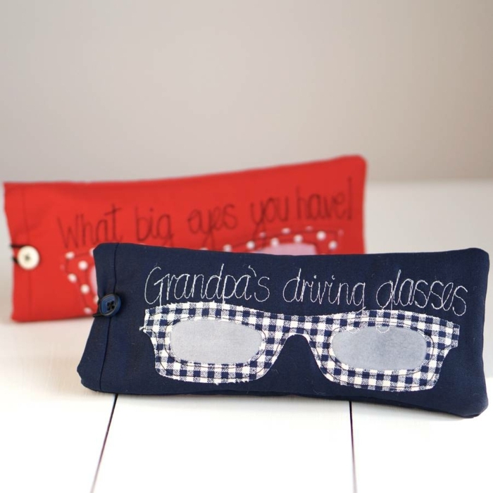 idée cadeau fête des pères à fabriquer soi-même, un étui à lunettes personnalisé avec des lunettes en tissu et lettres brodées