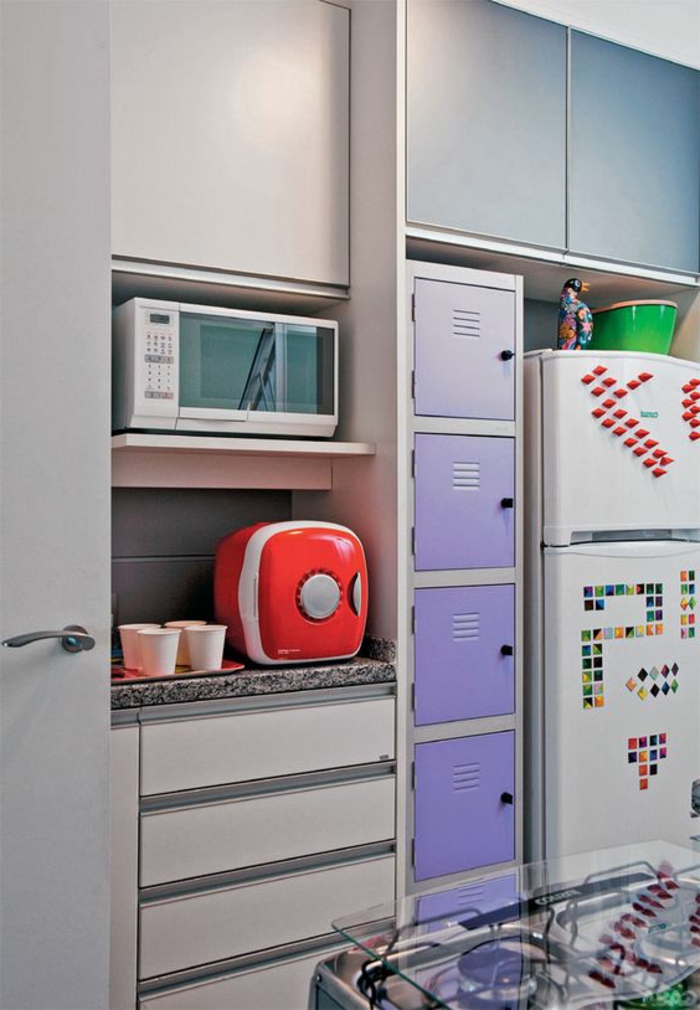 armoire métallique pour votre cuisine en couleur lila étagères de rangement effectif