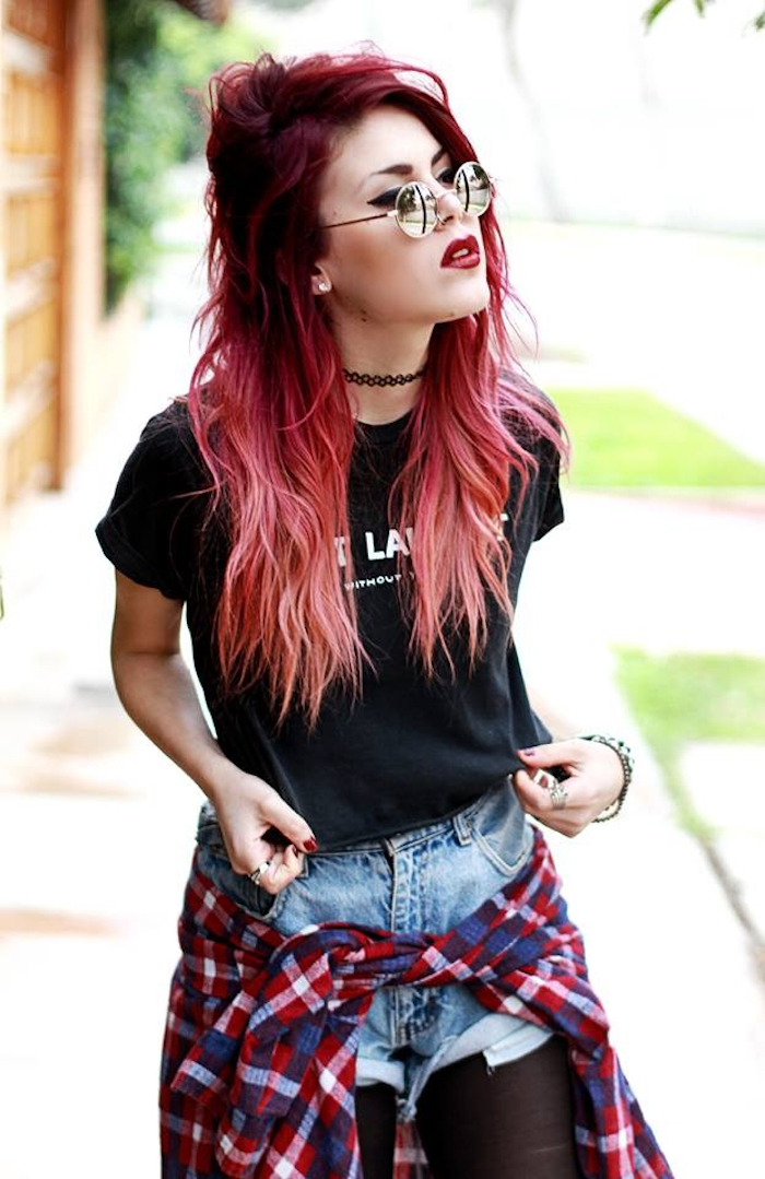 coupe rock femme cheveux rouge degradé style grunge