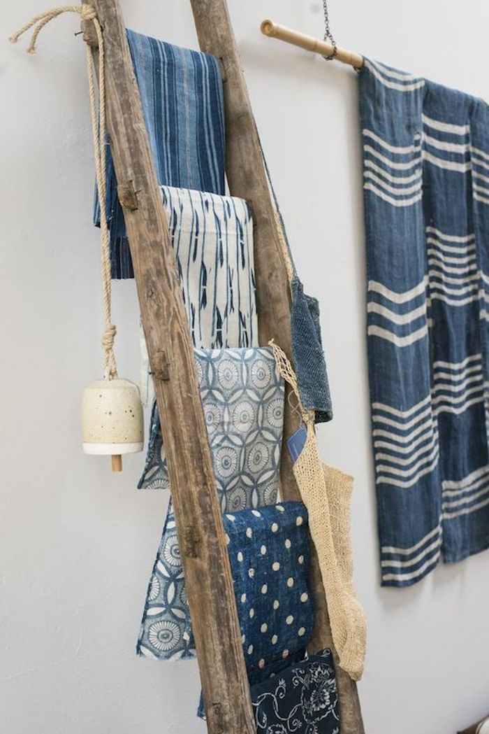exemple echelle porte serviette en bois, rangement serviette, textiles, decoration esprit bord de mer