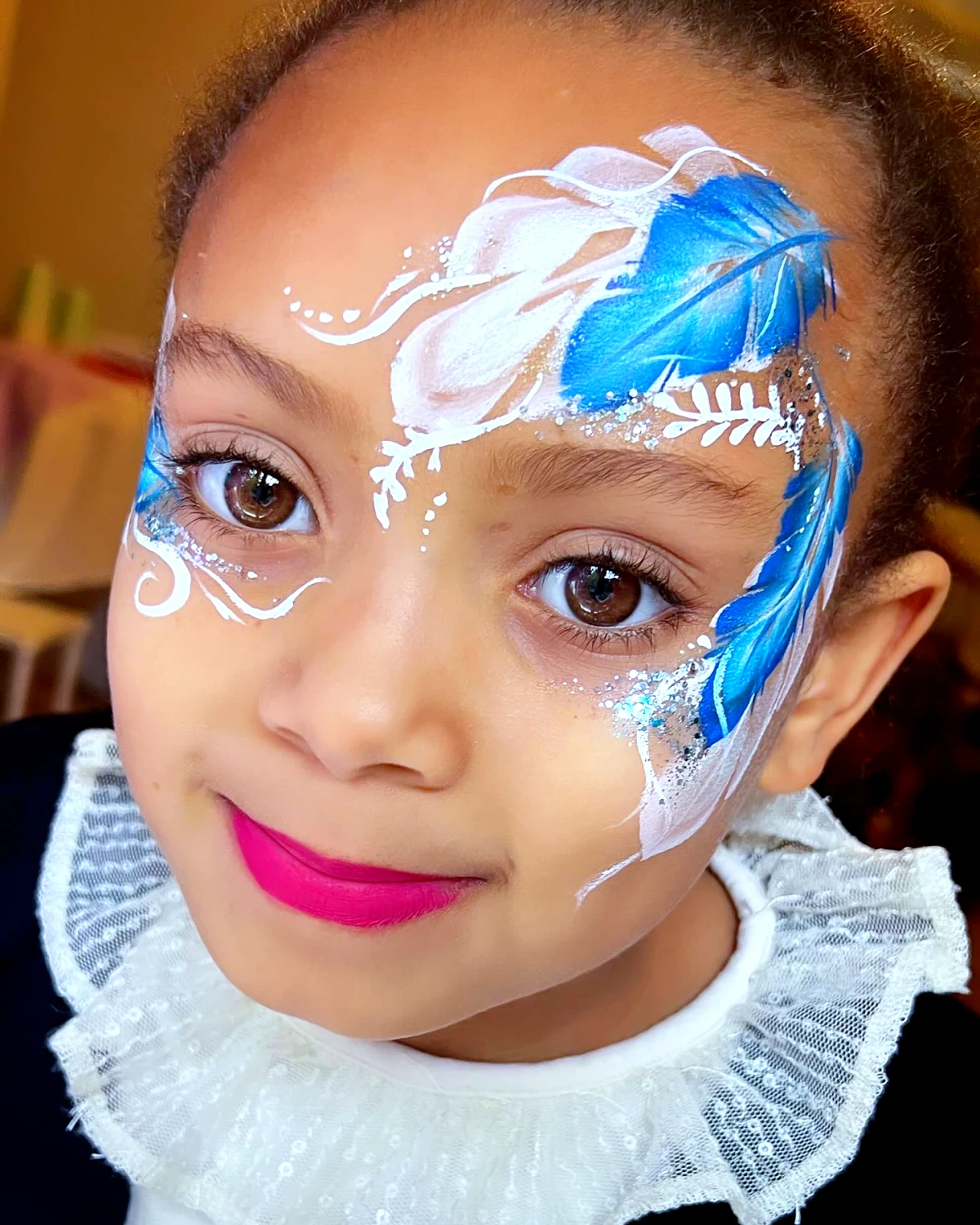 idee de maquillage fleurs bleues petite fille halloween