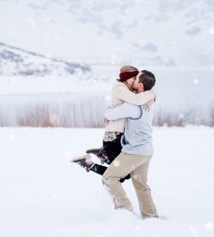 idée surprise mariage dans la neige, idée de proposition fiancaille en hiver, paysage montagne