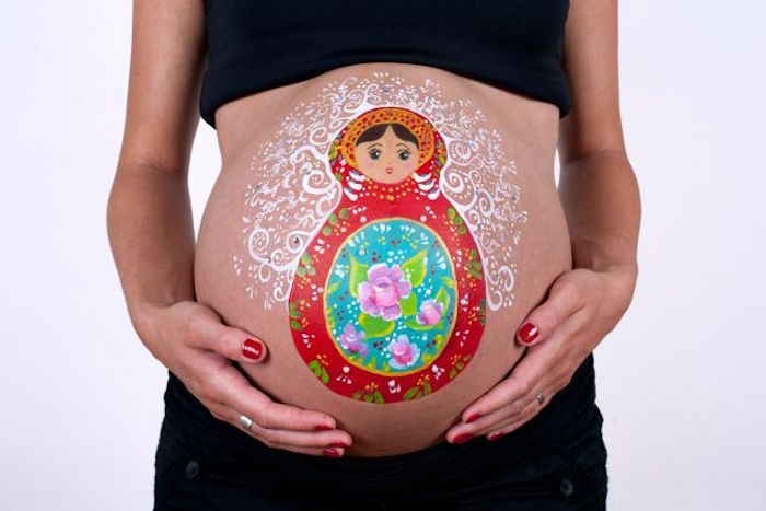 idée peinture sur ventre thème poupée russe