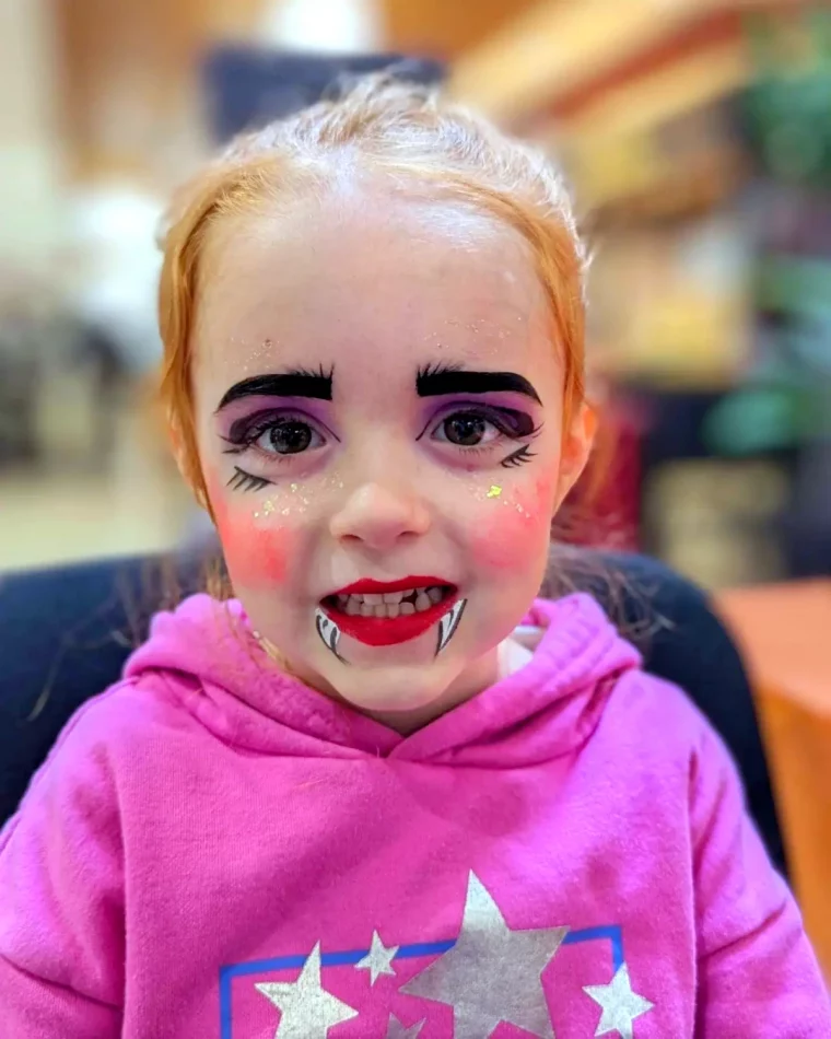 maquillage halloween facile petite fille en rose