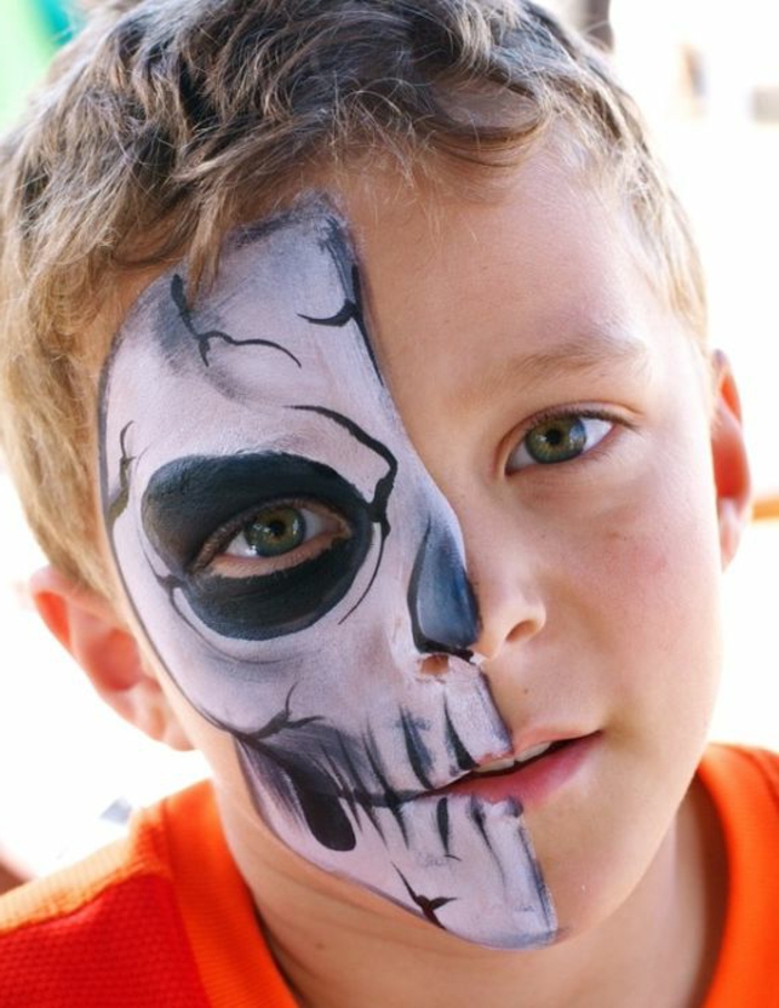 maquillage halloween garcon, maquillage enfant sur la moitié du visage 