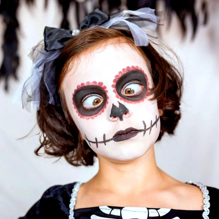 maquillage halloween pour enfant qui fait peur petite fille