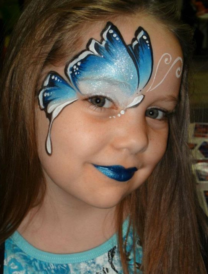 maquillage papillon, maquillage féérique petite fille en bleu et blanc lumineux