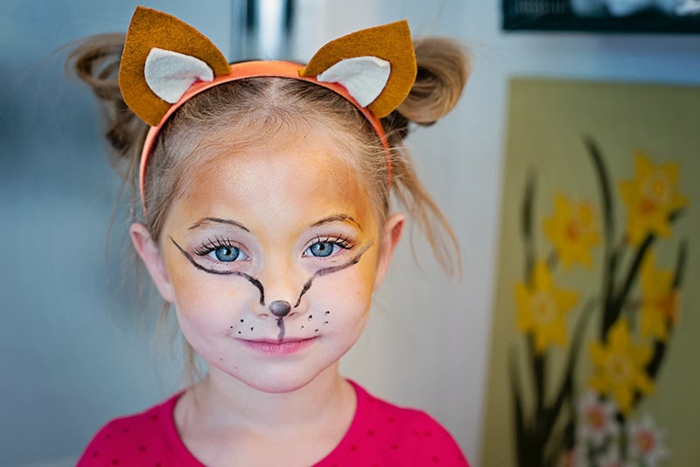 maquillage pour petite fille, peinture visage tête de renard, idée maquillage pour enfant