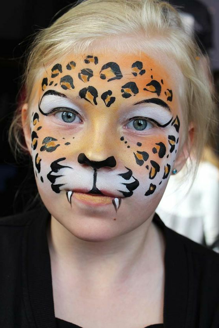 maquillage pour petite fille, déguisement halloween original, adolescente maquillé comme léopard