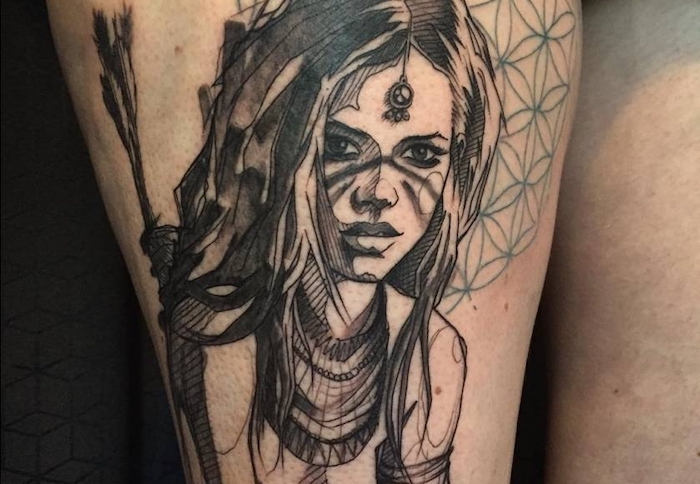 idée tatouage femme, art corporel en encre à motifs origami, dessin sur la peau visage de femme guerrière