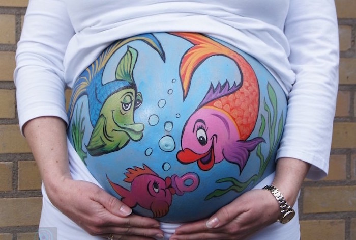 belly painting de grossesse sur ventre femme thème enfant