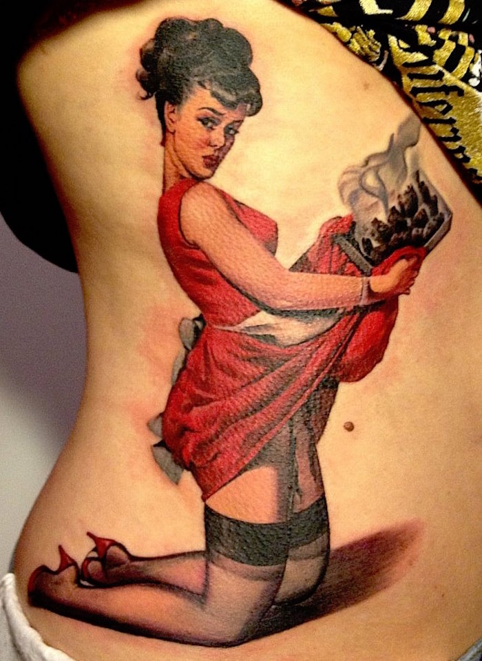 tatouage femme pin up burlesque tattoo