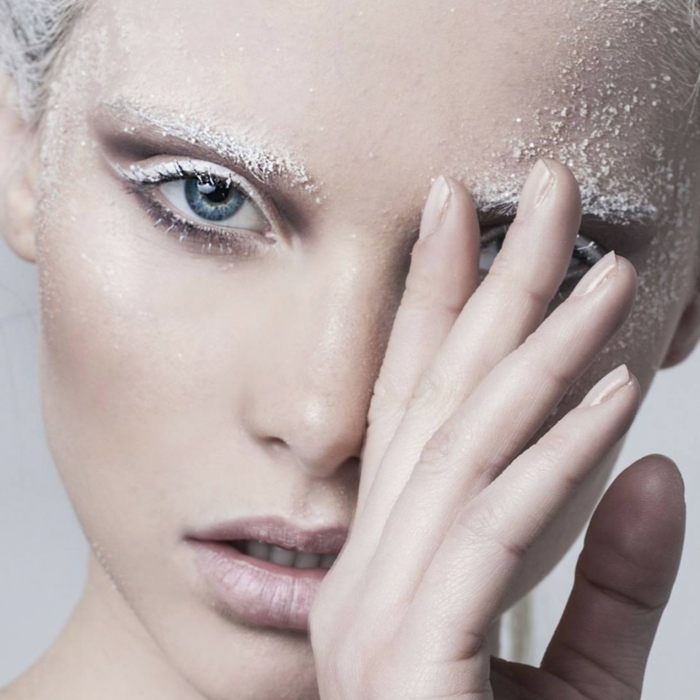reine des neiges, maquillage inspiré de la reine des neiges, look simple avec touches de neige artificielle