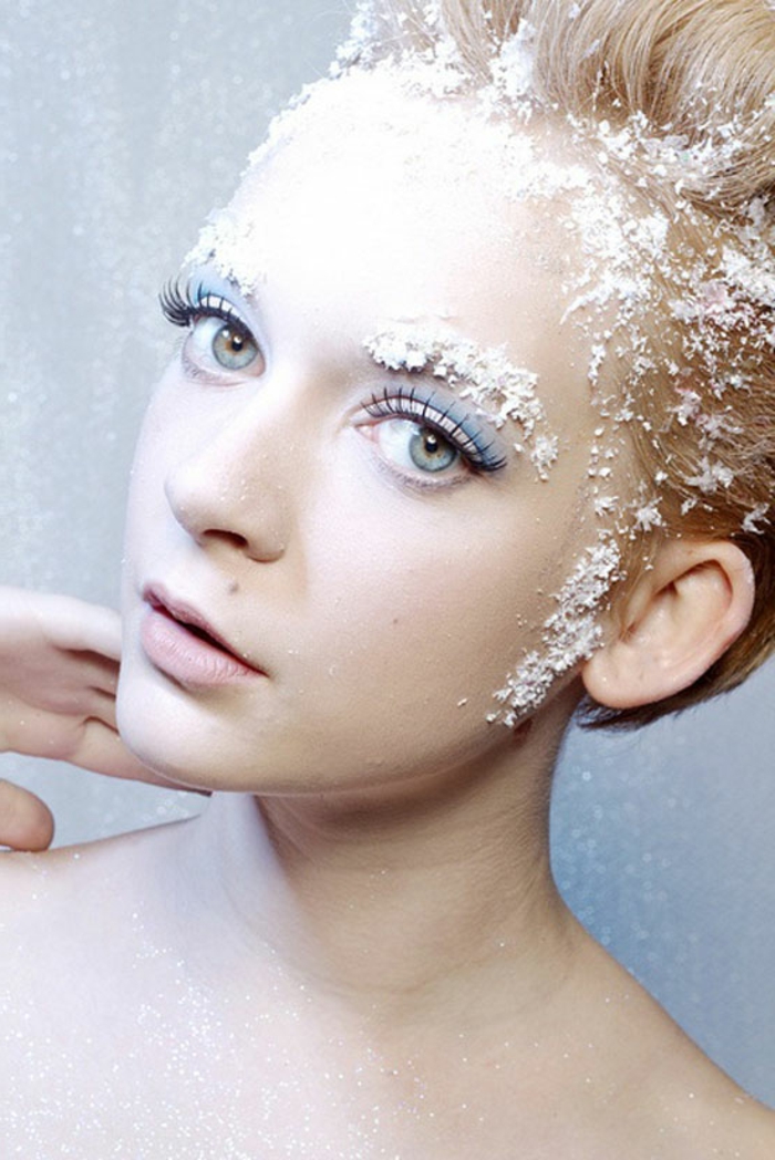 reine des neiges, un maquillage original avec neige artificielle sur le visage