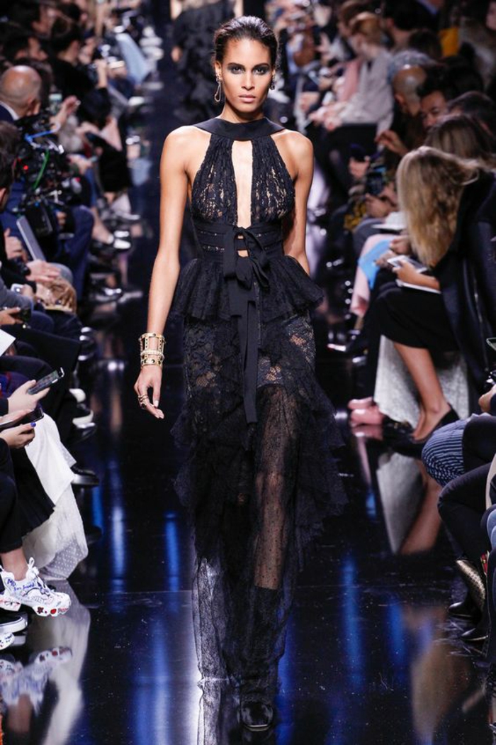 robe noire dentelle sexy et élégante silhouette fine matière raffinée Elie Saab 2018