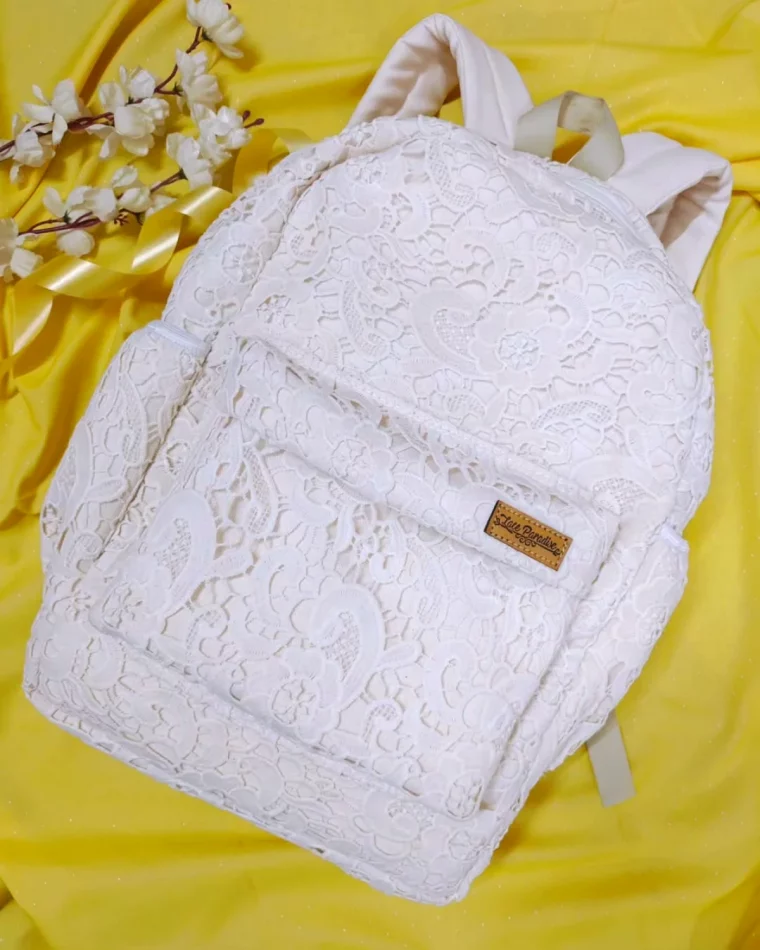 sac a dos femme broderie blanche