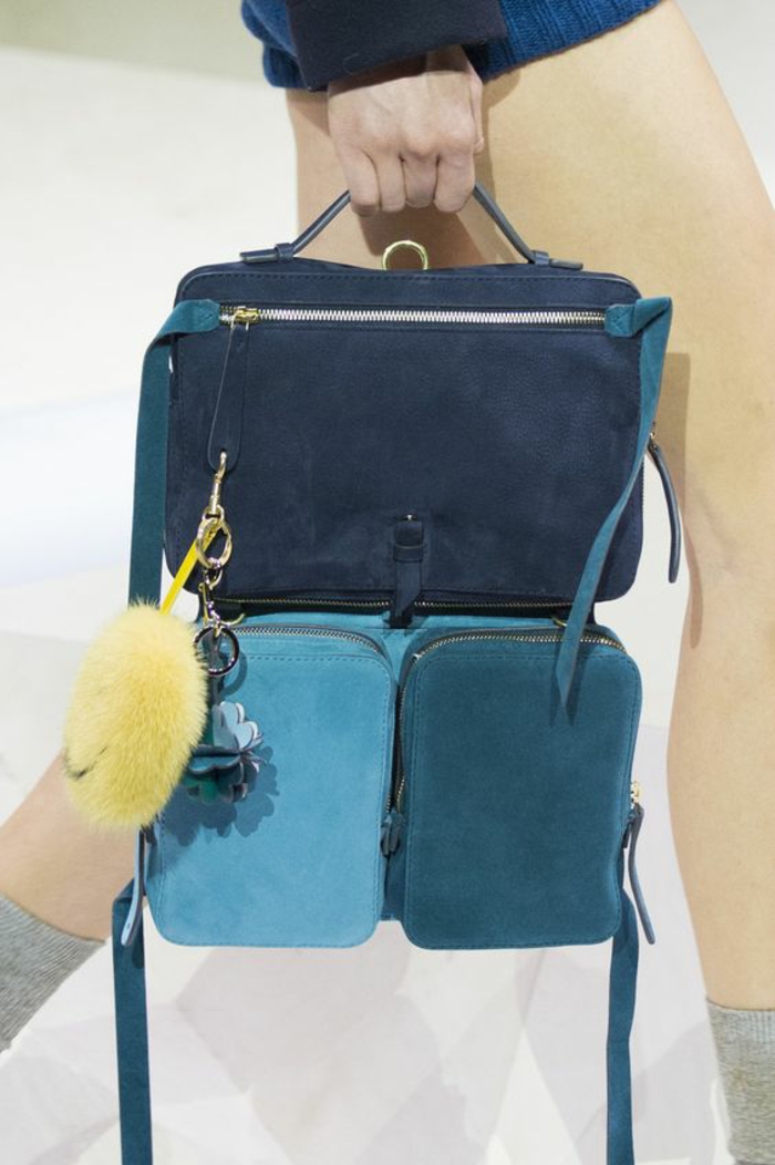 sac à dos femme cuir en couleurs dans diverses nuances du bleu type cartable d'école