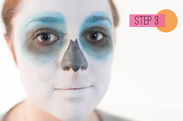 tuto pour réaliser un maquillage mexicain femme simple et rapide inspiré des masques du jour des morts