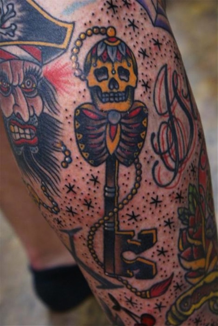 tattoo marin symbole pirate tatouage tete de mort