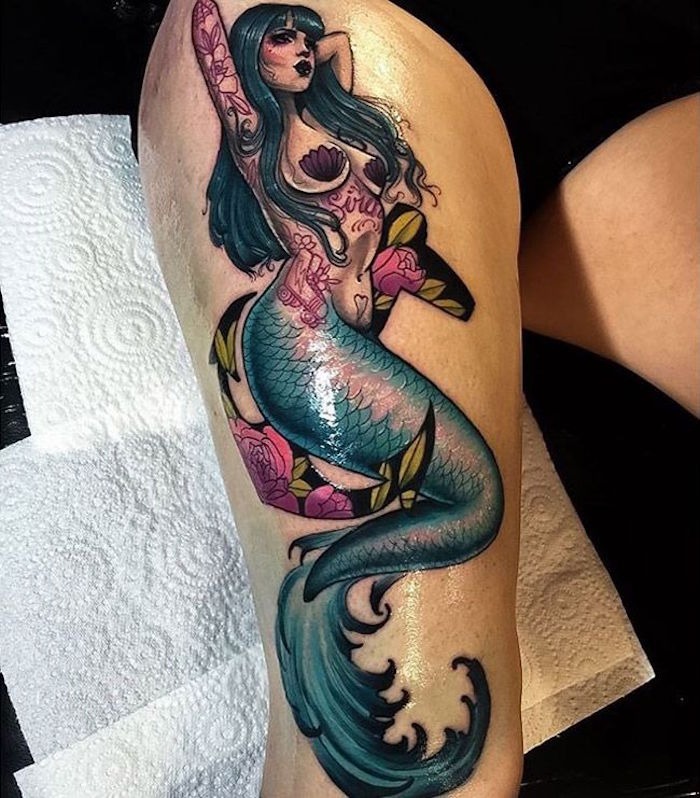 tatouage tour de cuisse femme sirene en couleurs sur jambe