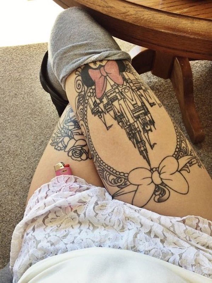 tatouage sur la cuisse femme tattoo disney mickey jambe