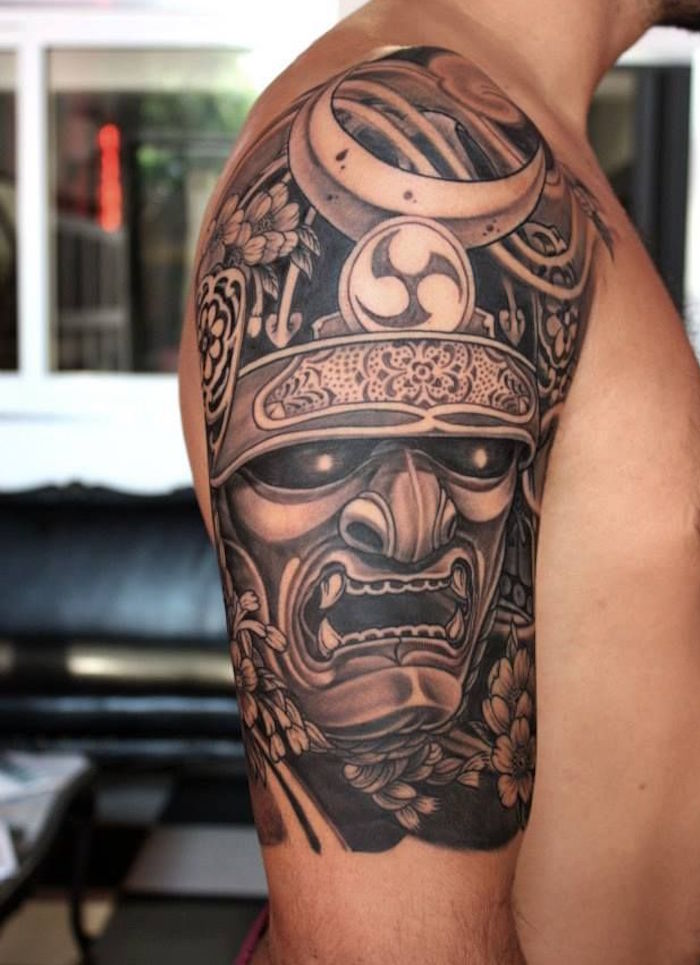 tattoo masque démon samourai casque guerrier hannya sur épaule