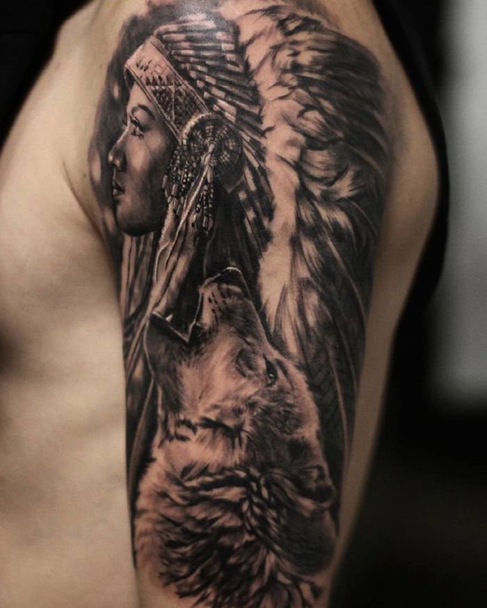 modèle de tatouage pour homme, dessin en encre sur le bras à design femme et loup