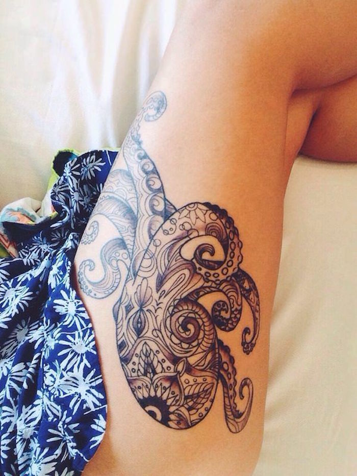 tatoo cuisse femme modele tatouage pieuvre jambe octopus tattoo