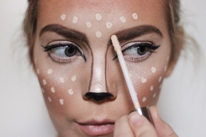 tuto pour réaliser un maquillage halloween femme facile et impressionnant en recréant l'effet biche de snapchat