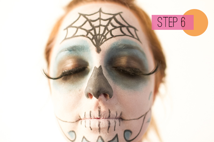 comment réaliser un maquillage halloween femme facile inspirée de la fête des morts mexicaine