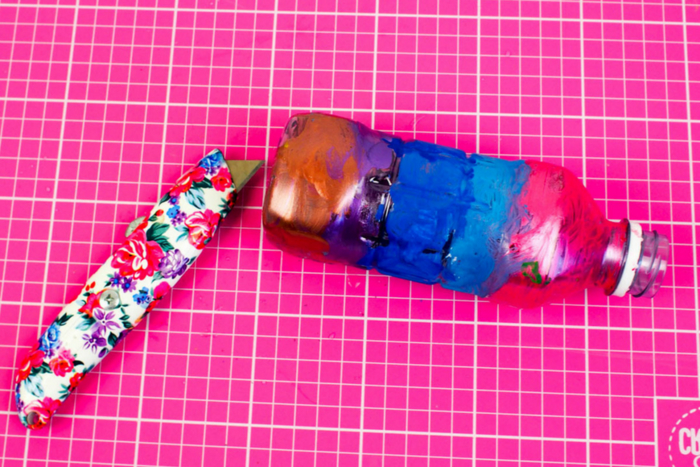 idée bricolage d enfants récup pour réaliser de jolies spirales en bouteilles plastique 