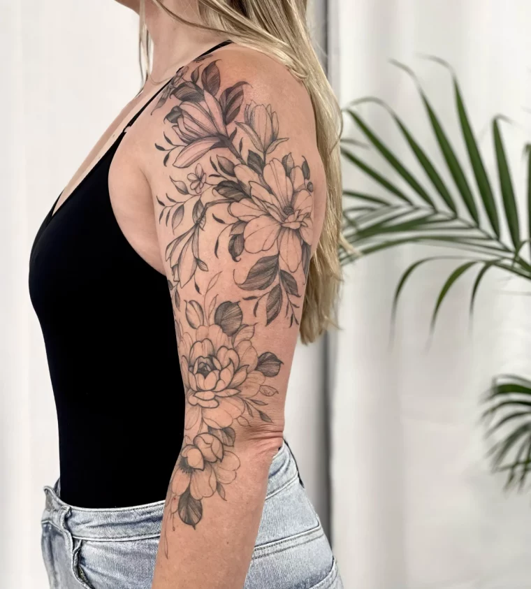 motifs botaniques dessin art corporel tatouage bras felle epaule