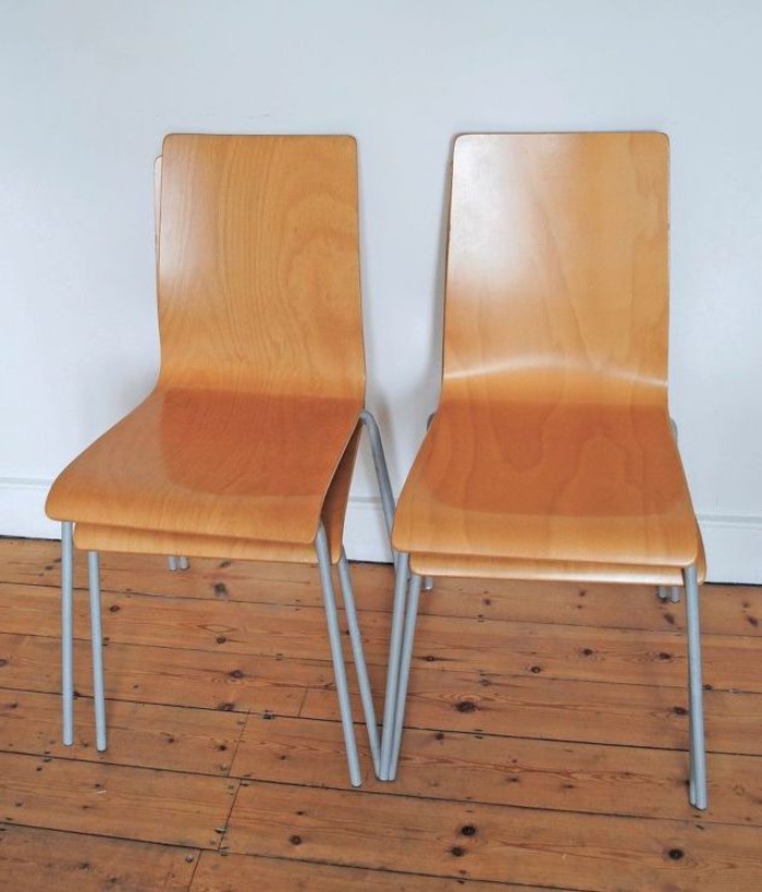 meuble relooké avant après, rénover des chaises en bois avec des motifs crées au pochoir à effet dégradé