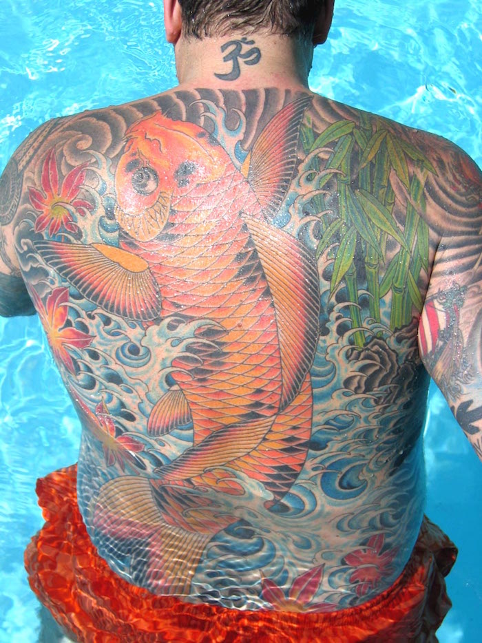 tatouage carpe koi symboles japonais tattoo dos japon