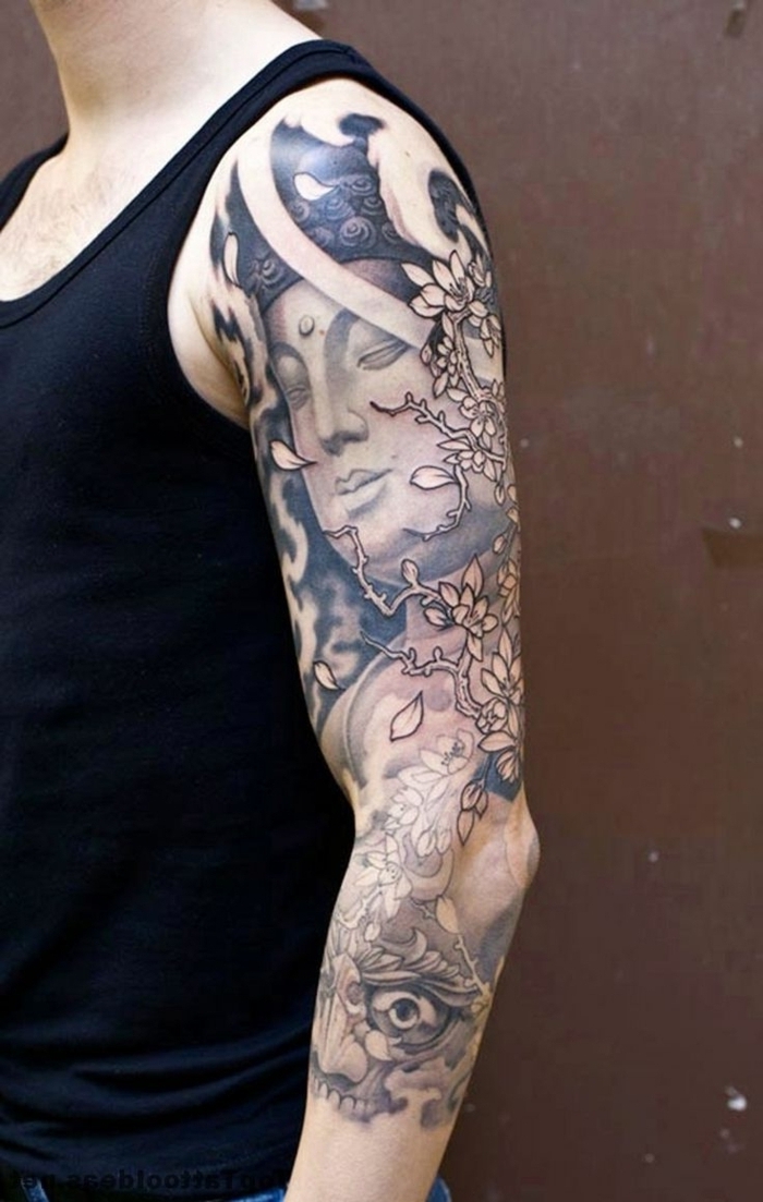tatouage en style chinois, des tatouages à thème national, bouddha et cerisiers japonais