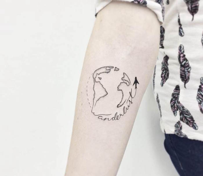 tatouage aventure wanderlust contour monde planète ronde