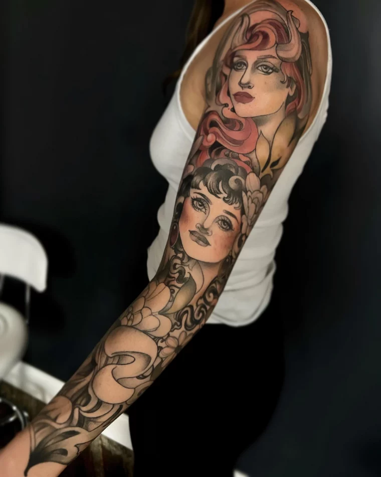 visage femmes astro taurus motifs fleur manche tattoo portraits