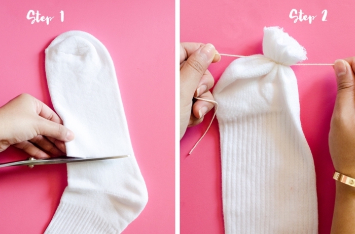 bonhomme de neige en laine, étapes à suivre pour fabriquer une figurine décorative pour Noel en chaussette blanche