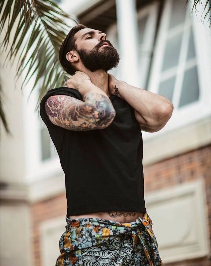 tailler sa barbe longue hipster style tatouages