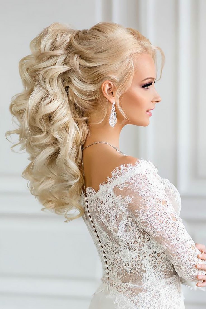 Tenue de mariée coiffure mariage cheveux lachés bouclés beauté belle coiffure princesse mariée