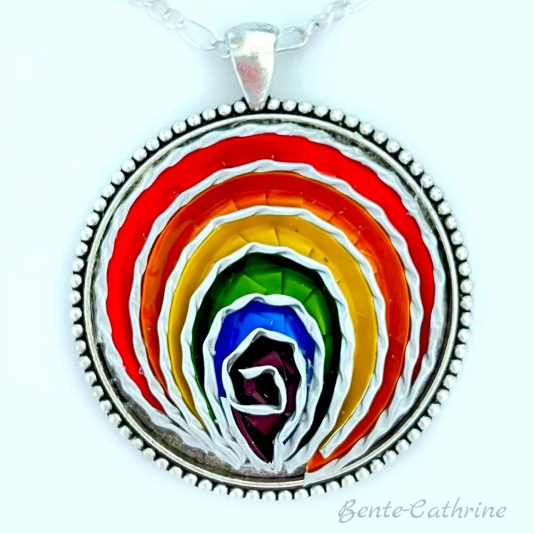 collier chakra avec des capsules de cafe vides