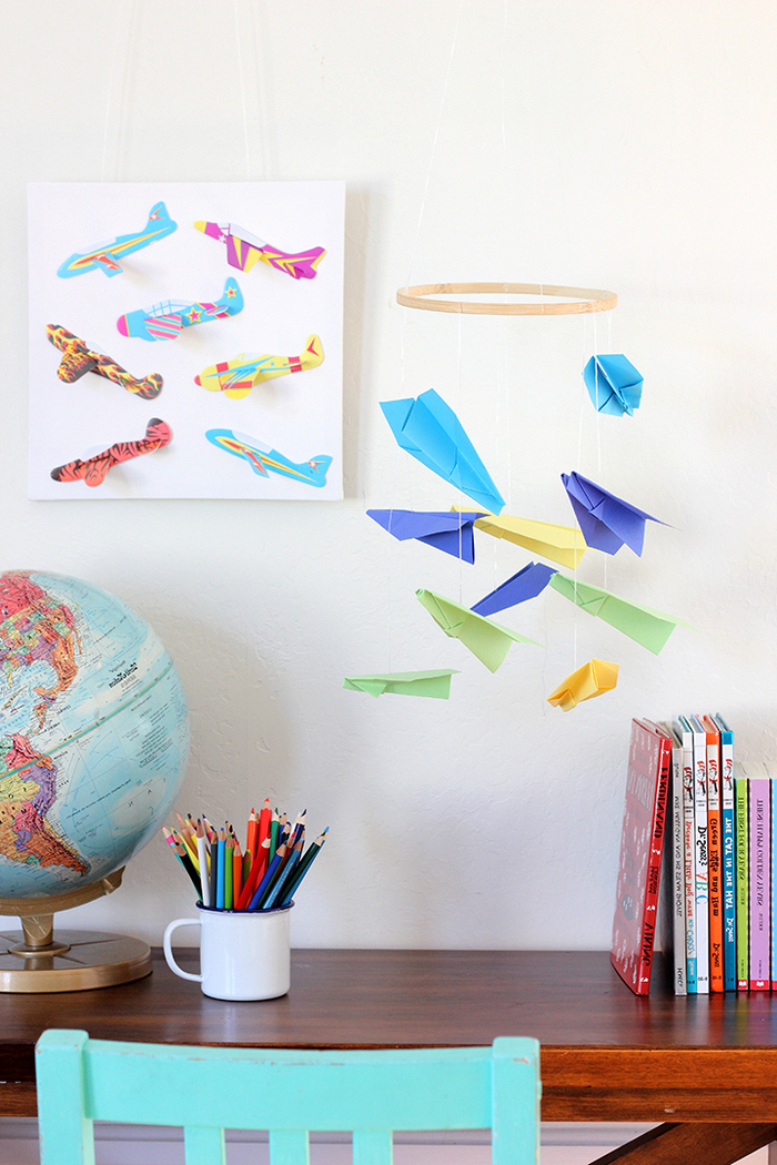 comment réaliser un mobile avec des avions en papier en suspensions pour une chambre d'enfant de rêve