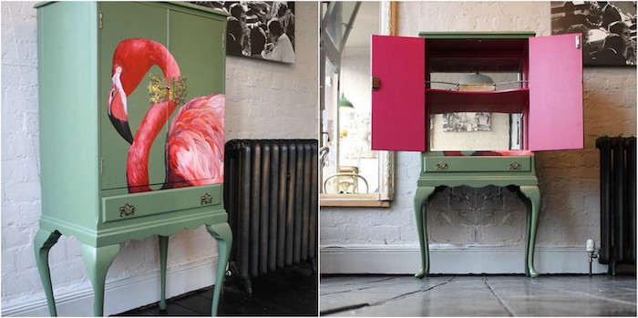 comment peindre un meuble ancien de couleur vert pastel avec un motif flamant rose dessiné dessus, exemple de mobilier vintage