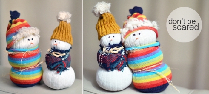 bonhomme de neige en laine, idée créative pour les enfants, bricolage facile avec chaussette