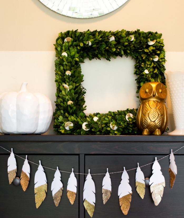 faire une guirlande en papier, décoration d'intérieur pour Noel ou Halloween avec couronne en feuilles vertes